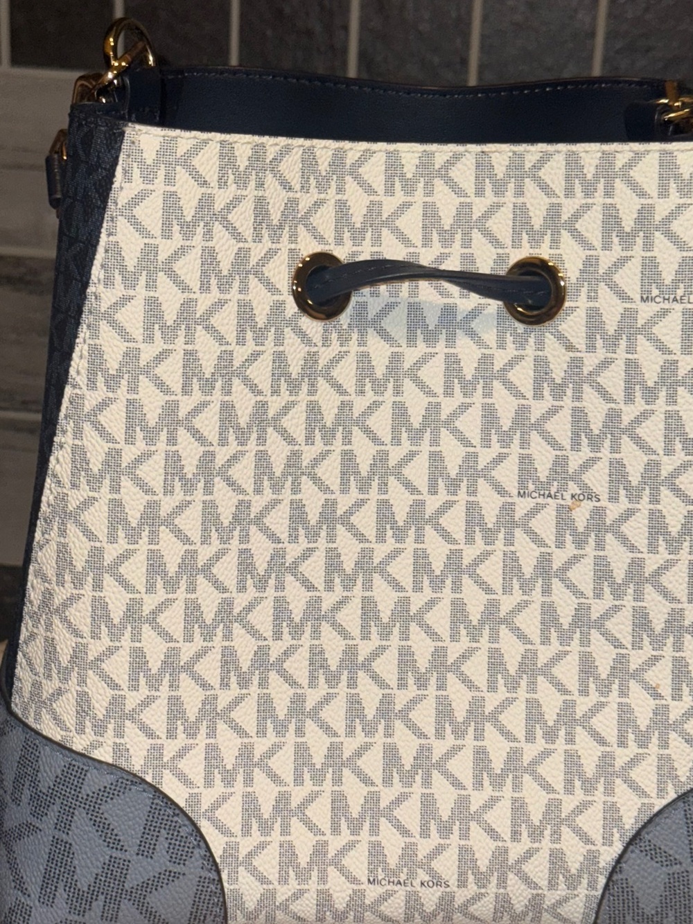 Michael Kors Mercer Gallery Small Bucket Bag - Navy beautiful - Picture 3 of 11
